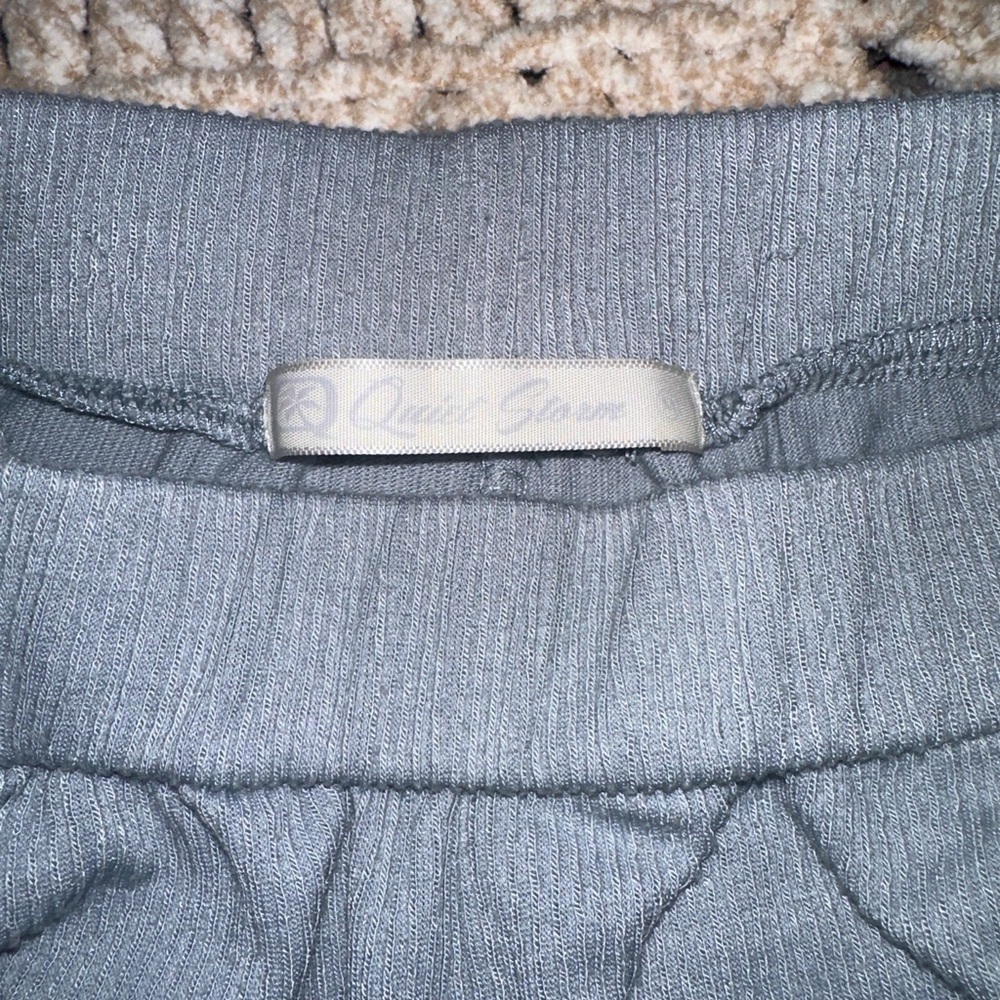 Quiet storm Ruffled shorts - Picture 3 of 3